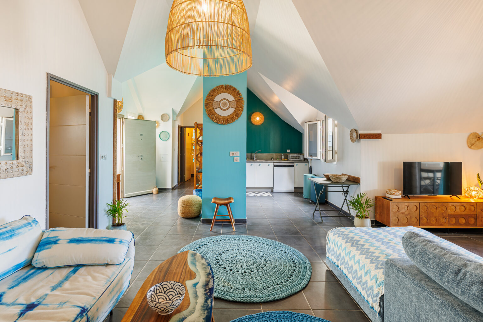 Photo immobilière lumineuse d’un logement à La Réunion