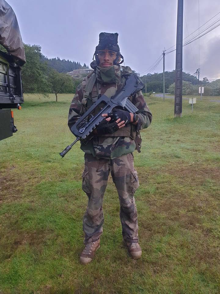 Loïc Esparon pendant ses années de parachutiste